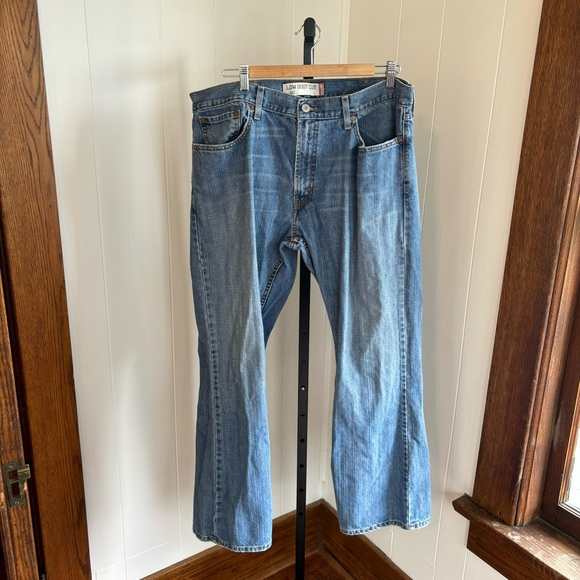 Levis 527 Low Bootcut Cowboy Medium Wash Denim Blue Distressed Jeans Mens 38x30 - Picture 2 of 9